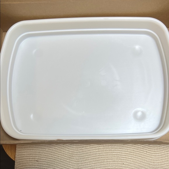 The Pampered Chef Chillzanne Server with Lid - Picture 5 of 5